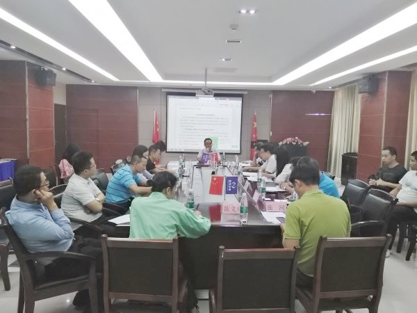 武汉金沙集团888881光电技术有限公司董事长、武汉光谷中小企业科技创新协会顾问陈义红博士